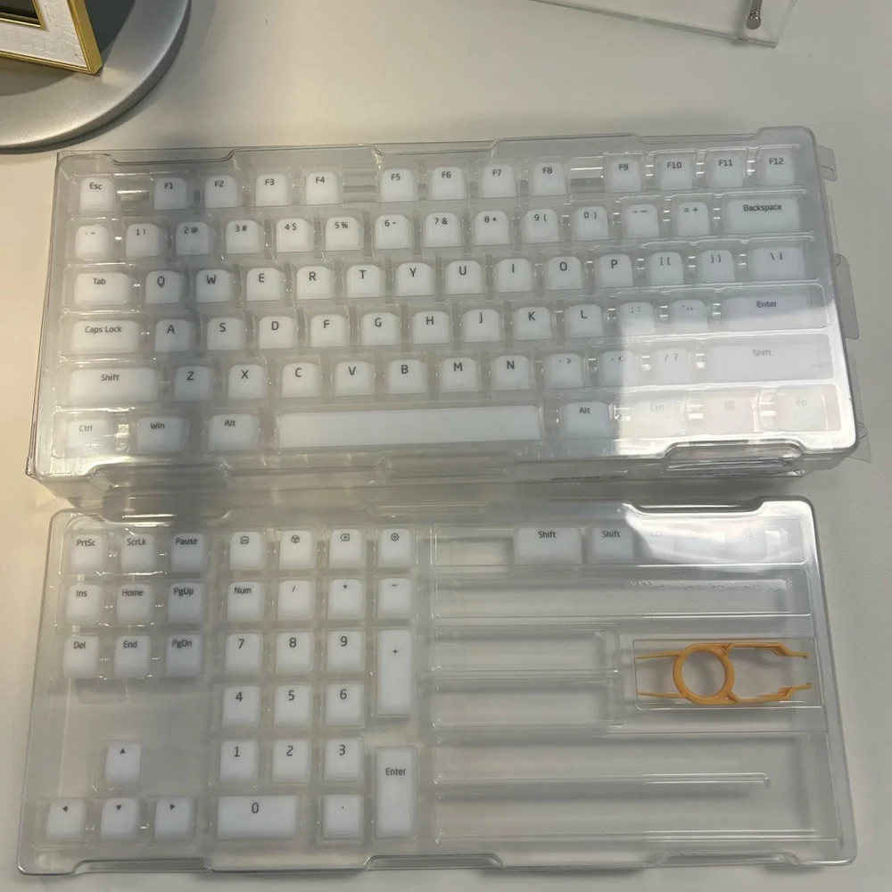 Sleek White Jelly Soft Keycaps